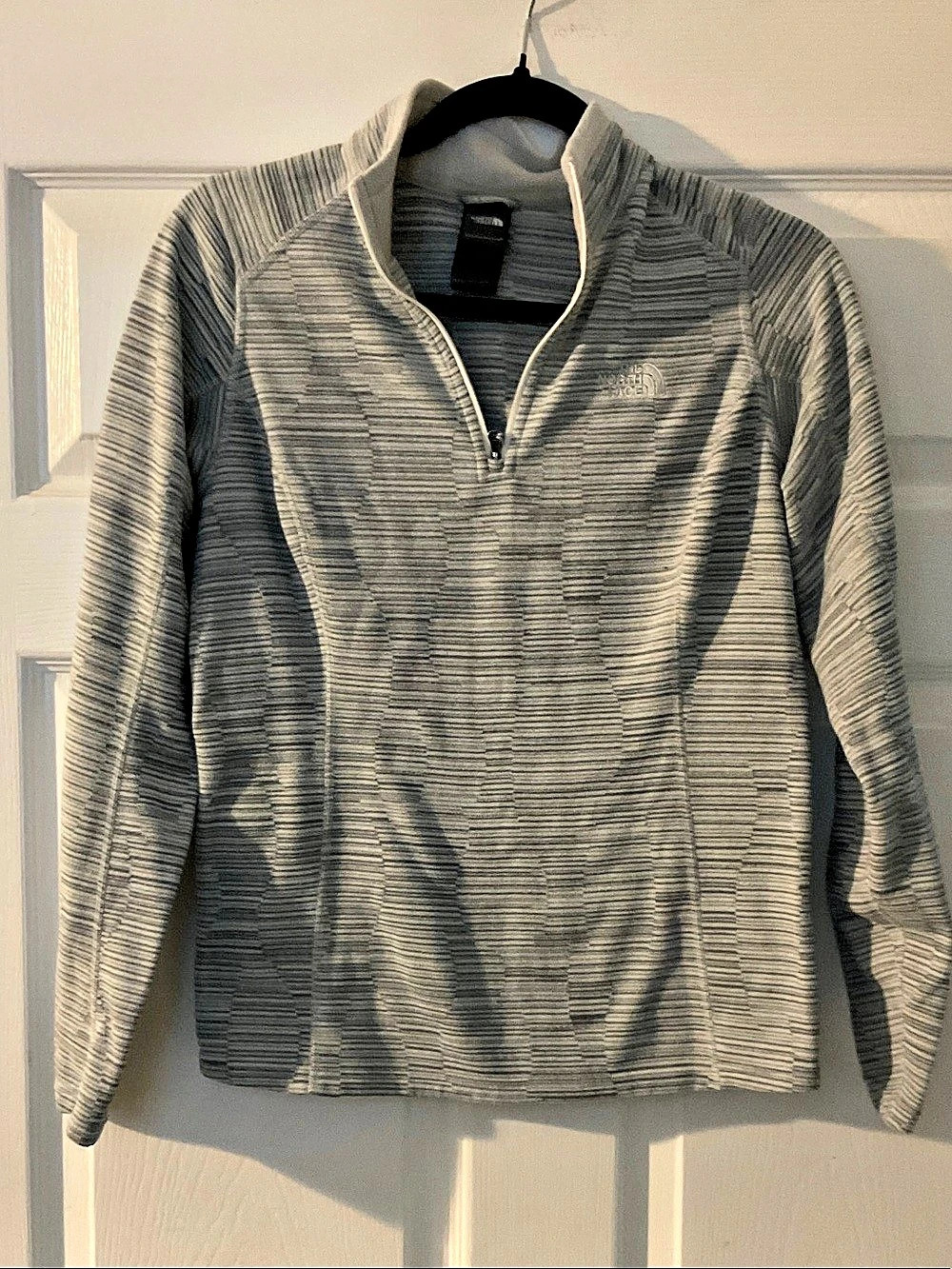 The North Face Quarter Zip Pullover Gray Small